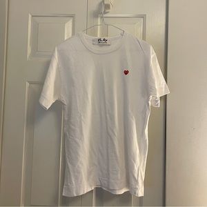Comme des garçon plays white small heart patch